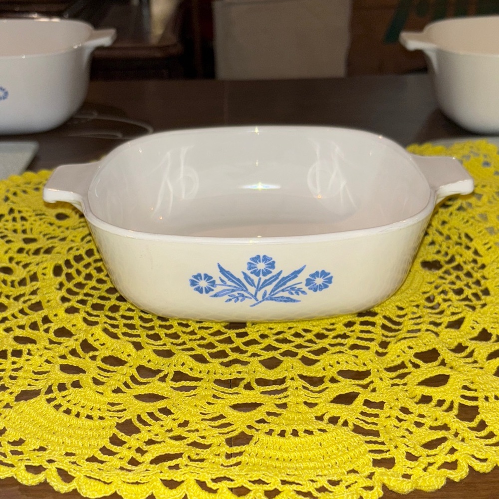 Corningware Vintage Cornflower 32oz